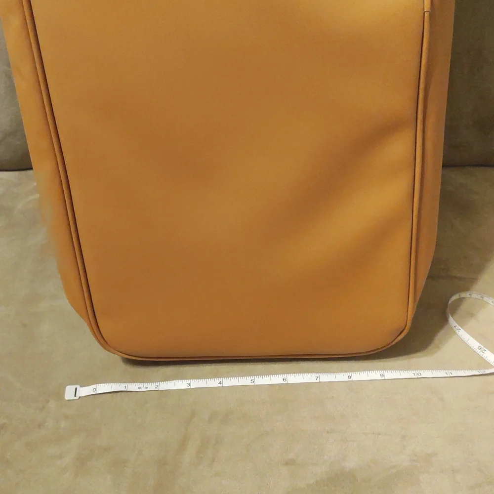 SALE!🔥 NWT! Travel Large Duffle Bag Weekender/Gym Bag Bottom Zip Compartment